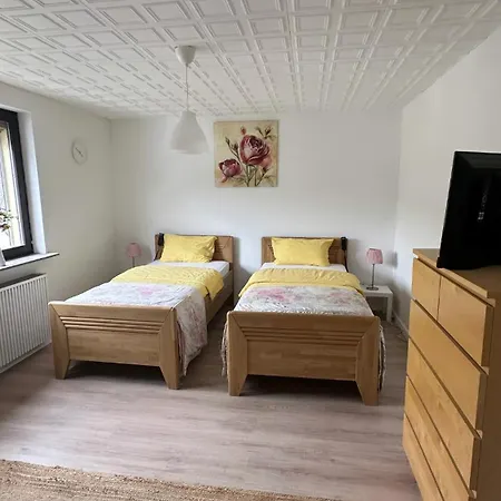 - Monteurzimmer Am Aartalssee * Bischoffen