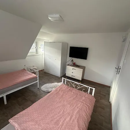 - Monteurzimmer Am Aartalssee *