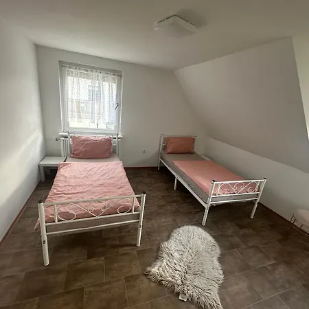 - Monteurzimmer Am Aartalssee