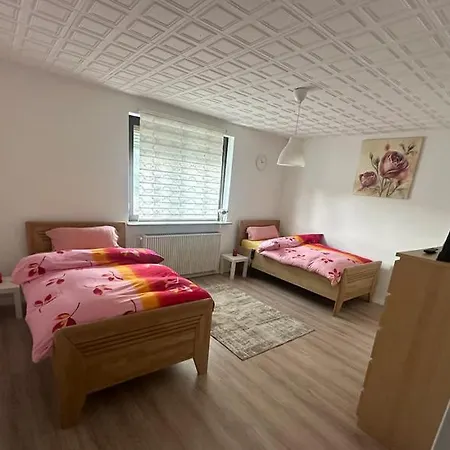- Monteurzimmer Am Aartalssee Bischoffen