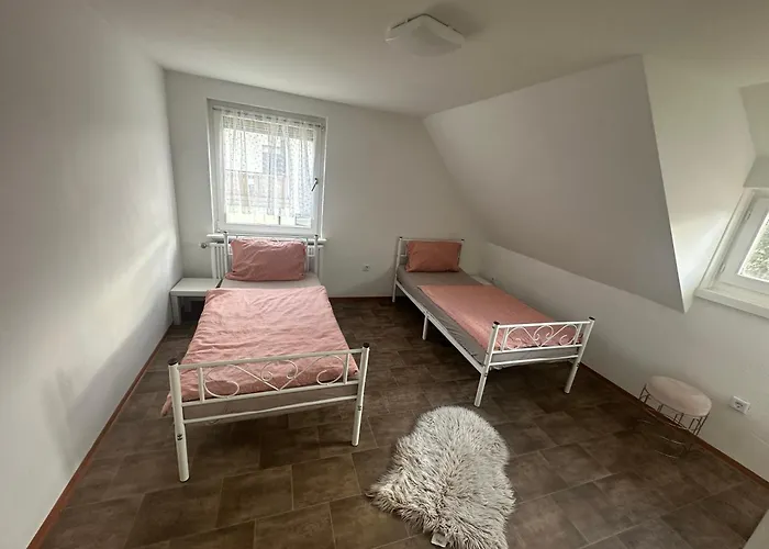 - Monteurzimmer Am Aartalssee